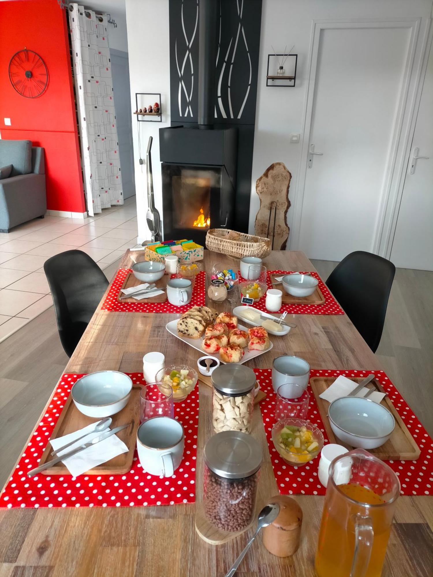 Saint-Paul-en-Pareds Les Terrasses Bed & Breakfast エクステリア 写真